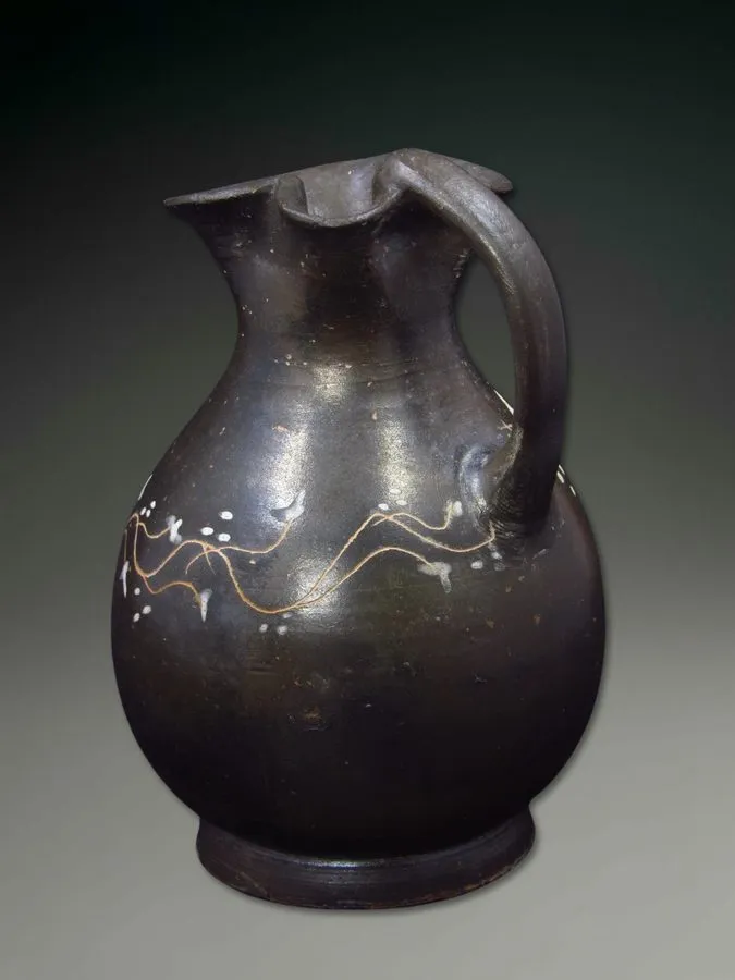 Лабораторный прибор Southern Italy, Apulia. Ceramic Oinochoe (wine vessel). ca. 