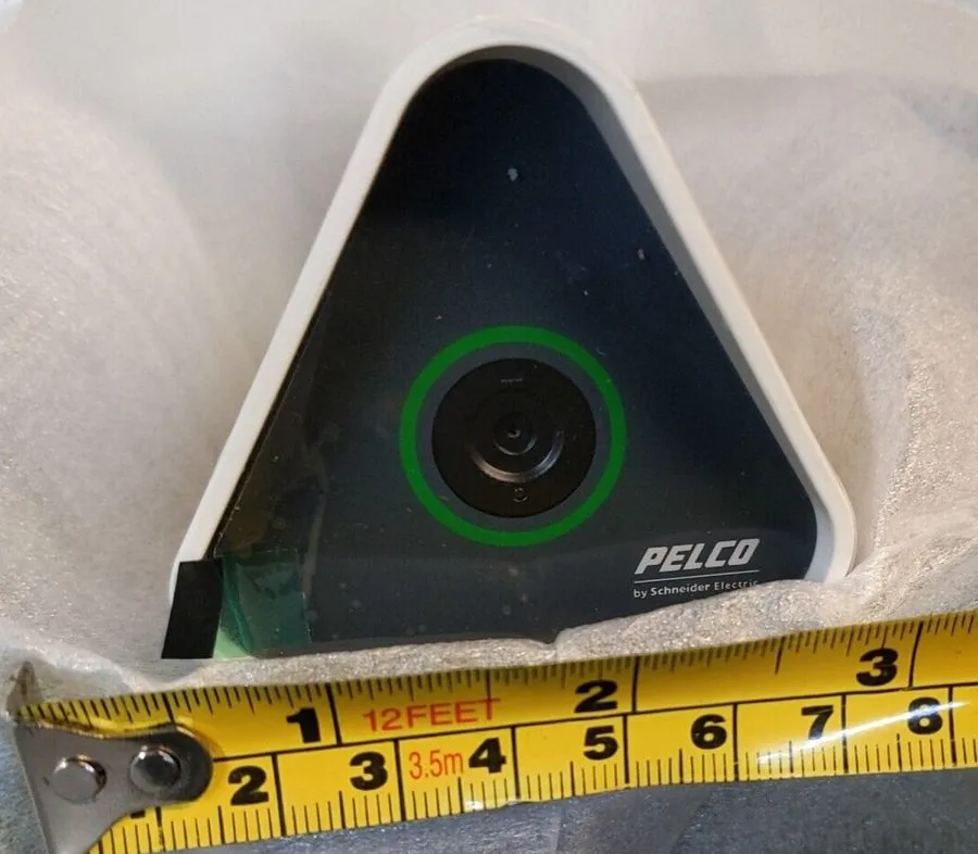 Камера Pelco IL10-BP Indoor IP Network Camera 1MP PoE