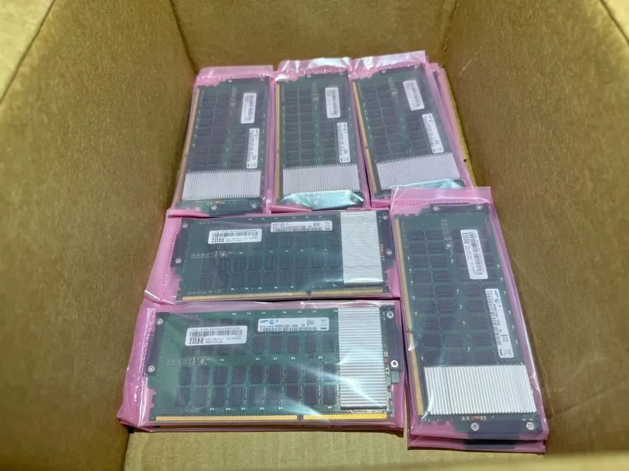 Модуль памяти M350B8G70DM0-YK0M0 64GB 8GX72 DDR3 CDIMM — фото лота 1