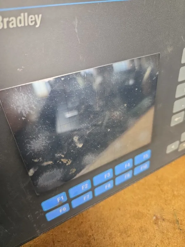 Панель оператора Allen Bradley PanelView 600 2711-B6C2 SER B Operator Interface 