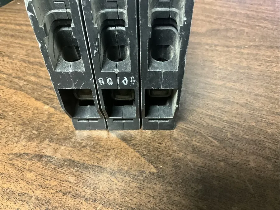 Автоматический выключатель Siemens Sentron HHED63B025 3-Pole 25A 600V AC Circuit