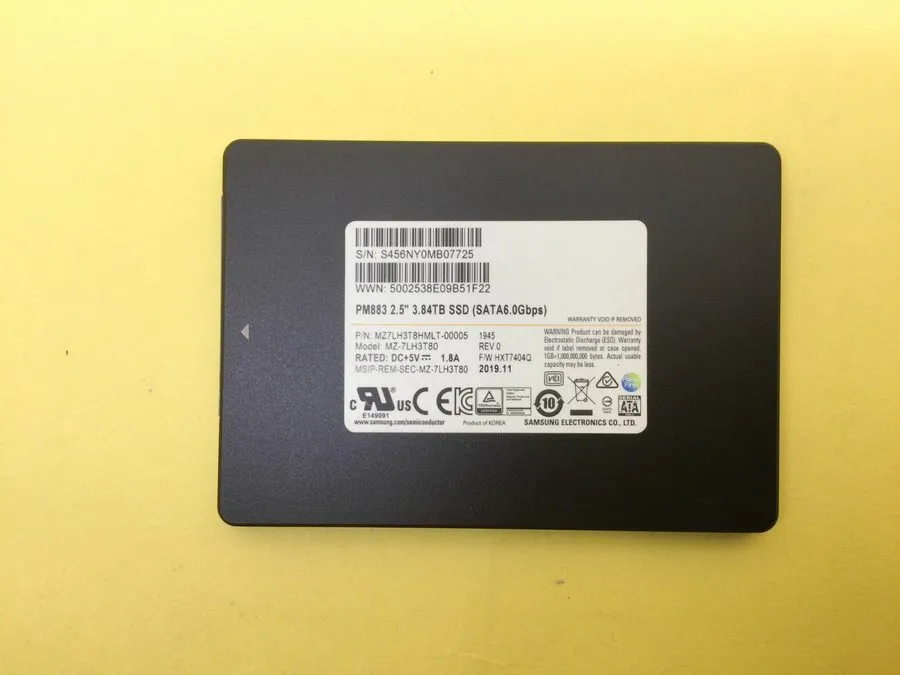 SSD-накопитель MZ-7LH3T80 Samsung PM883 Series 3.84TB 2.5" SATA 6Gb/s SSD MZ7LH3