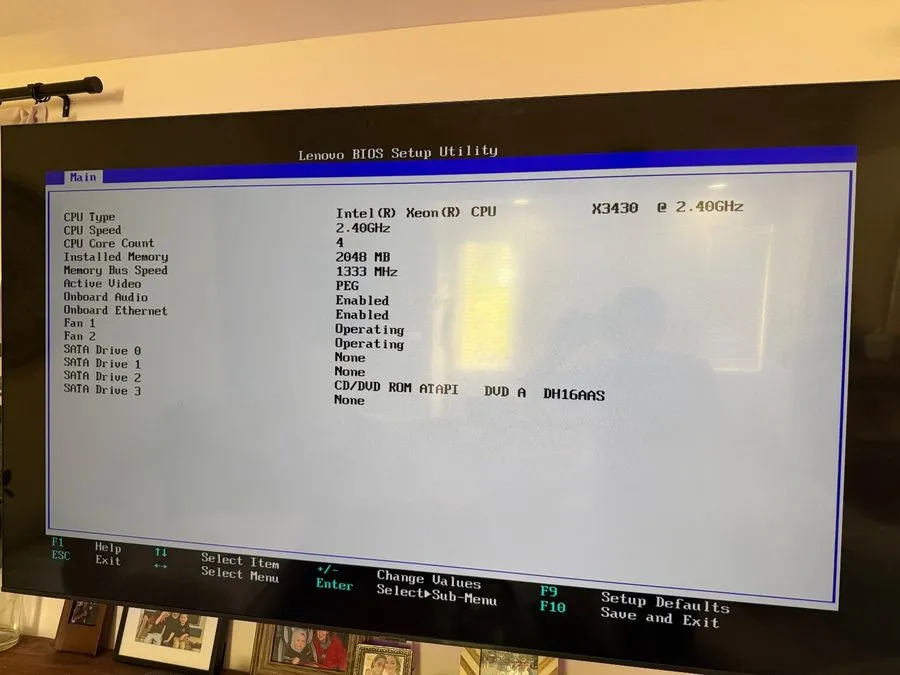 Сервер Lenovo ThinkStation E20 Workstation Xeon X3430 2.40GHz 2GB RAM No HDD