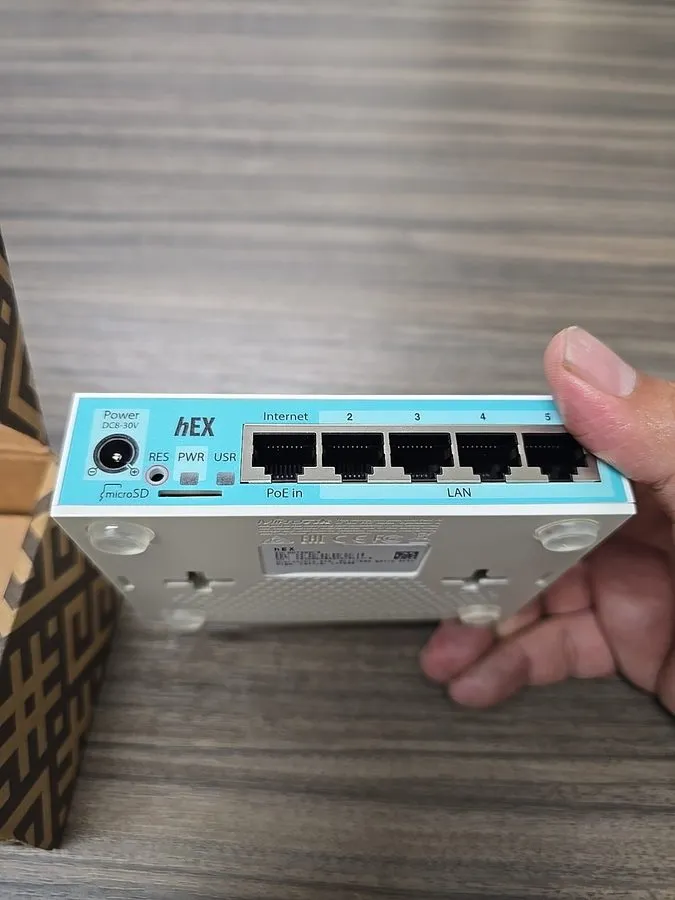 Маршрутизатор MikroTik Hex RB750GR3 5-port Ethernet Gigabit Router