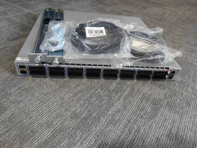 Коммутатор Arista DCS-7050CX3-32S-R 7050X3, 32x100GbE QSFP+2xSFP+ Switch W/2xAC — фото лота 2