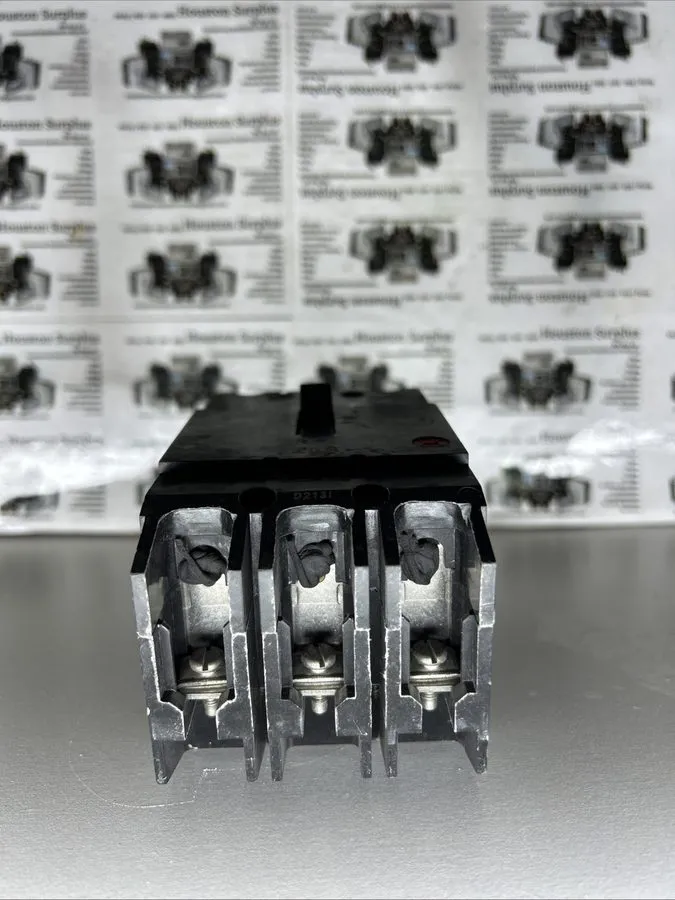 Автоматический выключатель GE TEY320 20A 3-Pole 277/480V AC Bolt-On Molded Case