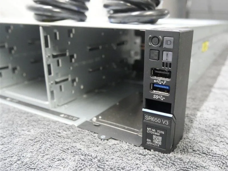 Сервер Lenovo ThinkSystem SR650 8LFF 2x Xeon Silver 4110 64GB RAM Rails — фото лота 2