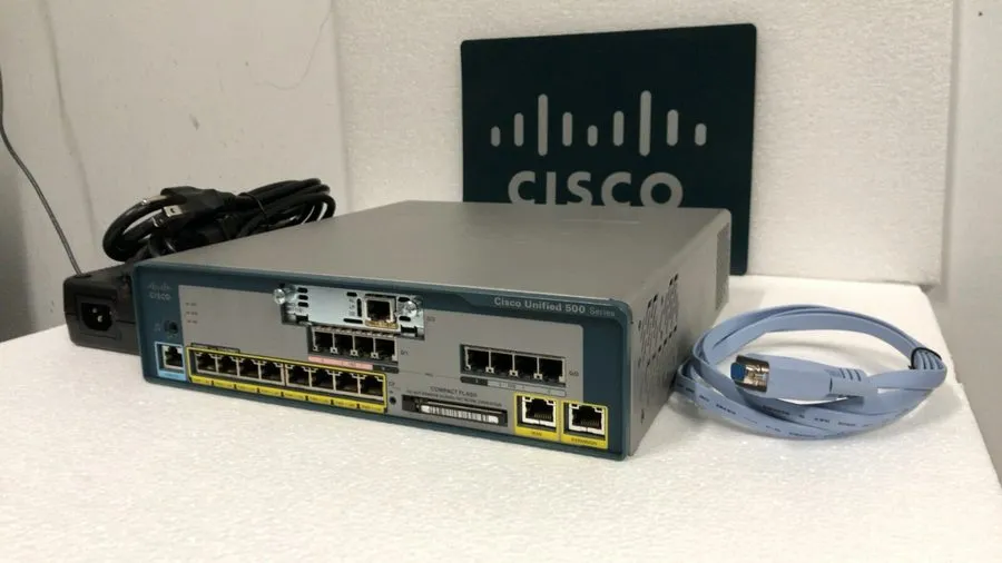 Маршрутизатор CISCO UC520-16U-4FXO-K9 CME VoiceMail Router 22 User CUE 7.0.3 CME