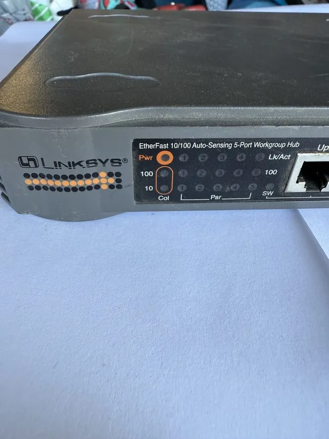 Коммутатор Linksys EtherFast (EFAH05W) ver. 2.0 5-Ports External Hub — фото лота 1