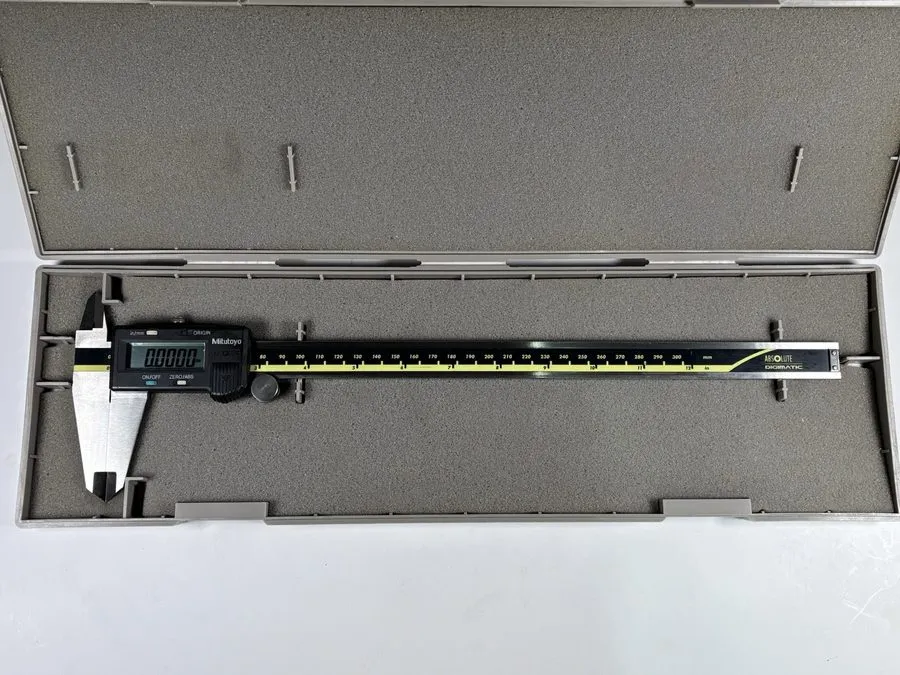 Штангенциркуль Mitutoyo 12” Digital Caliper 500-193 CP Heavy Duty .150” Thick St