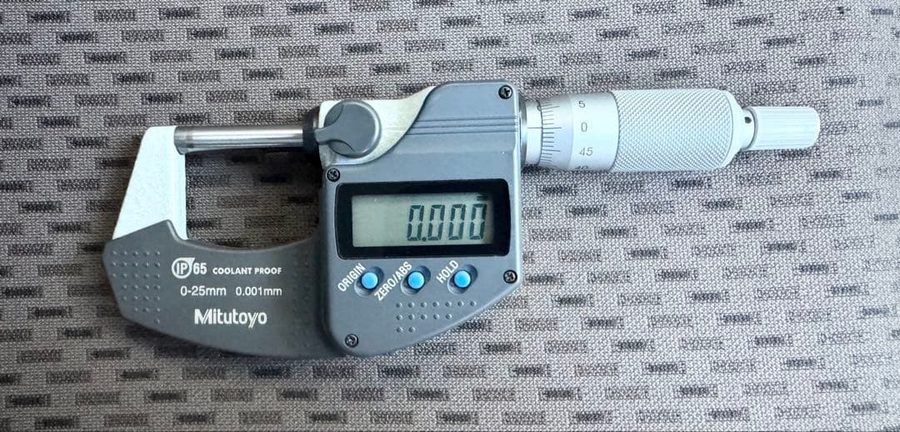 Микрометр Mitutoyo 293-230-30 MDC-25MX 0-25mm 0.001mm IP65 Digital Outside Micro