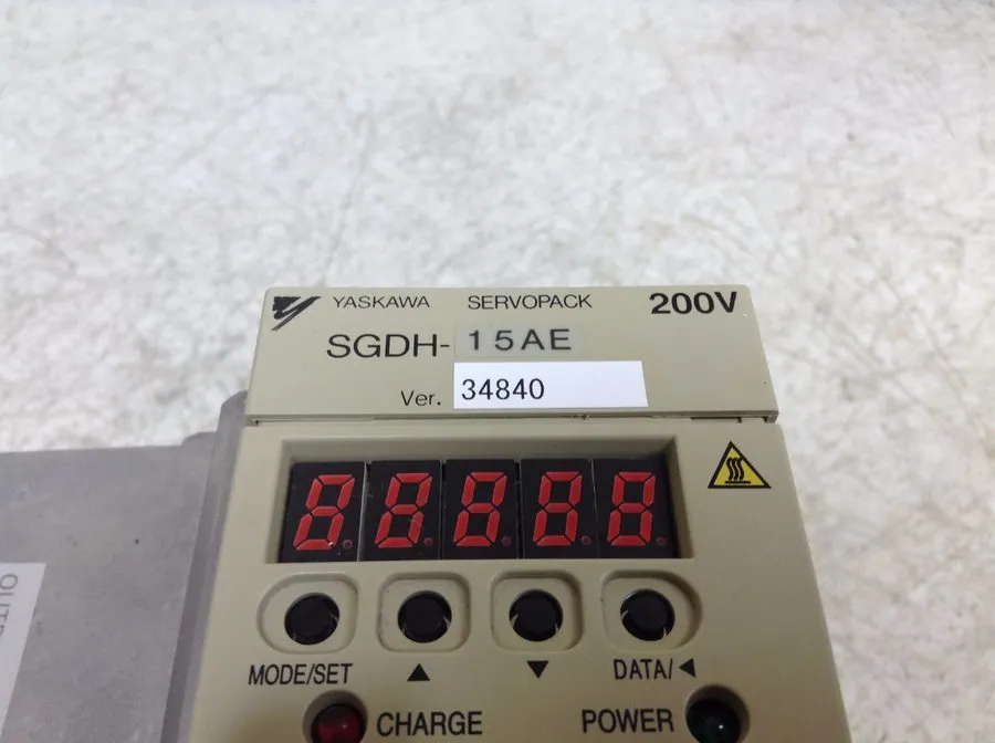 Сервопривод Yaskawa SGDH-15AE Ver 34840 1.5 kW Servopack 200-230 V 3 Phase Input