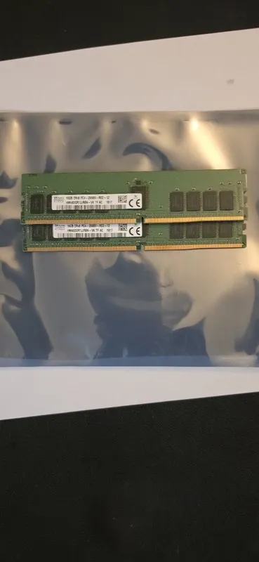 Модуль памяти SK Hynix 16GB PC4-2666V-RE2 HMA82GR7CJR8N-VK DDR4 ECC Server RAM