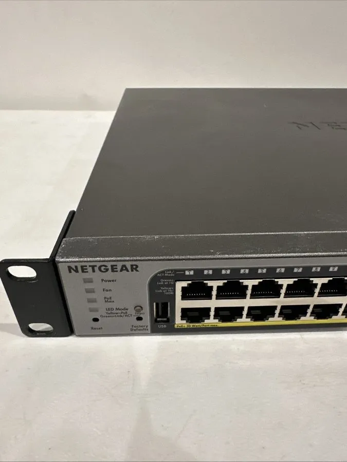 Коммутатор NETGEAR GS752TP 48-Port Gigabit PoE+ Smart Pro Switch with 4 SFP Port