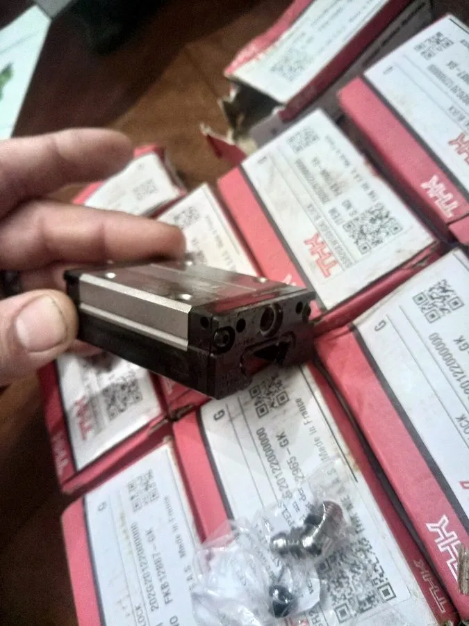 Линейная направляющая THK SSR20XW1SS linear guide slider
