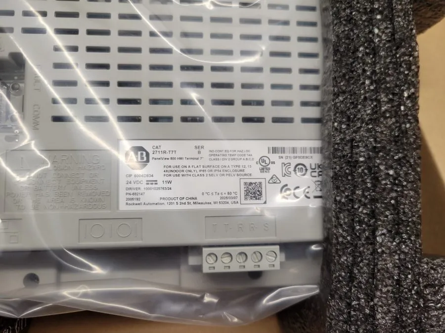 Панель оператора 2025 ALLEN BRADLEY 2711R-T7T /B PANELVIEW 800 HMI TERMINAL 7"