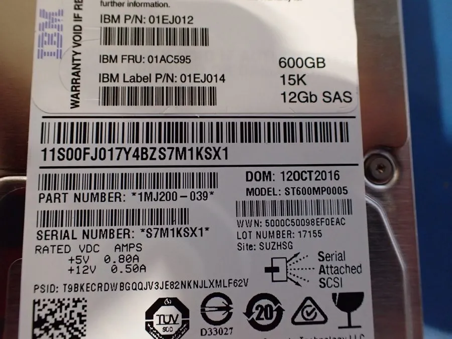 Жёсткий диск IBM 01AC595 600GB 15K 12GB 2.5" SAS HDD Internal Hard Disk Drives — фото лота 1