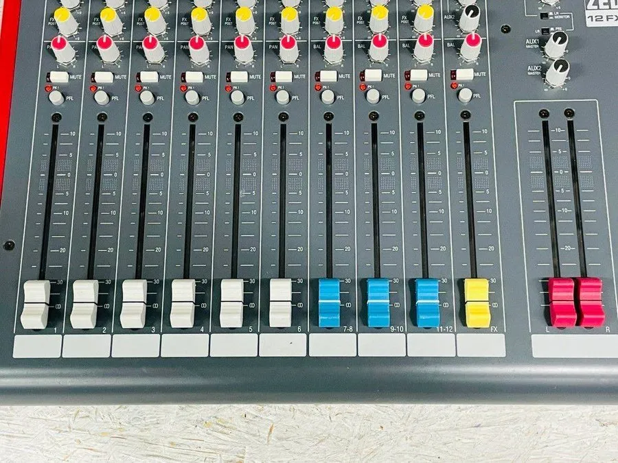 Микшерный пульт Allen & Heath ZED-12FX analog mixing console