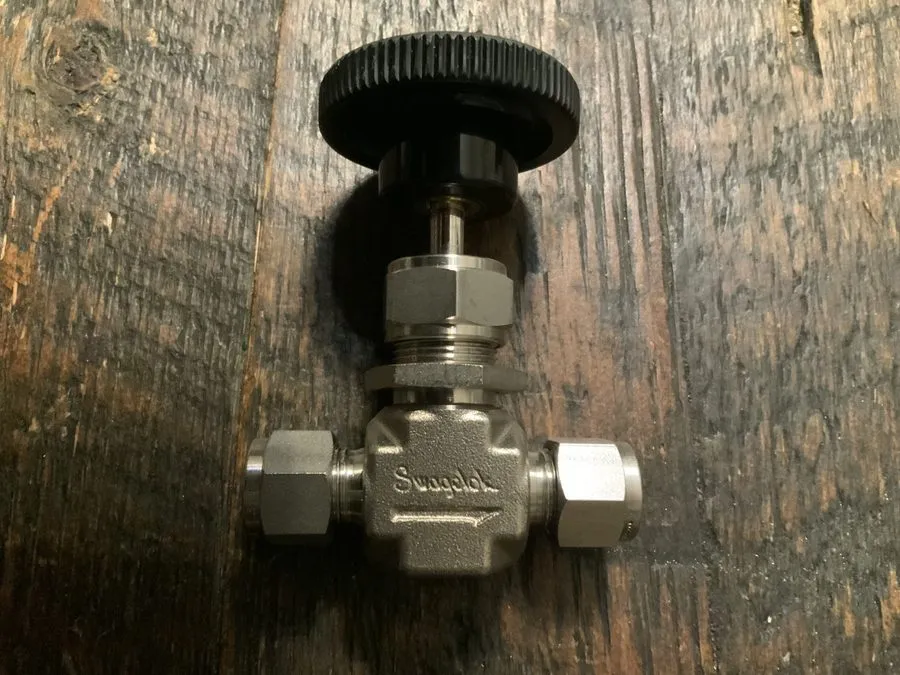 Клапан Swagelok SS-1RS6-PK valve — фото лота 1