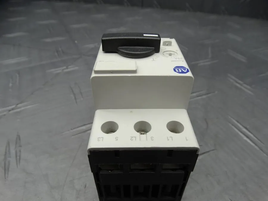 Автоматический выключатель ALLEN-BRADLEY 140M-C2E-C25 MOTOR PROTECTION CIRCUIT B