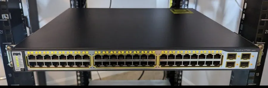 Коммутатор Cisco Networking Equipment: 24 Port PEO (Switch): Catalyst 3750G