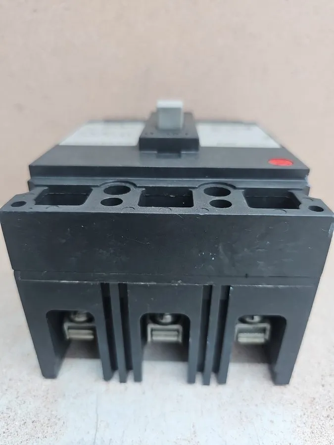 Автоматический выключатель GE TED134020 20-Amp 3-Pole Industrial Circuit Breaker