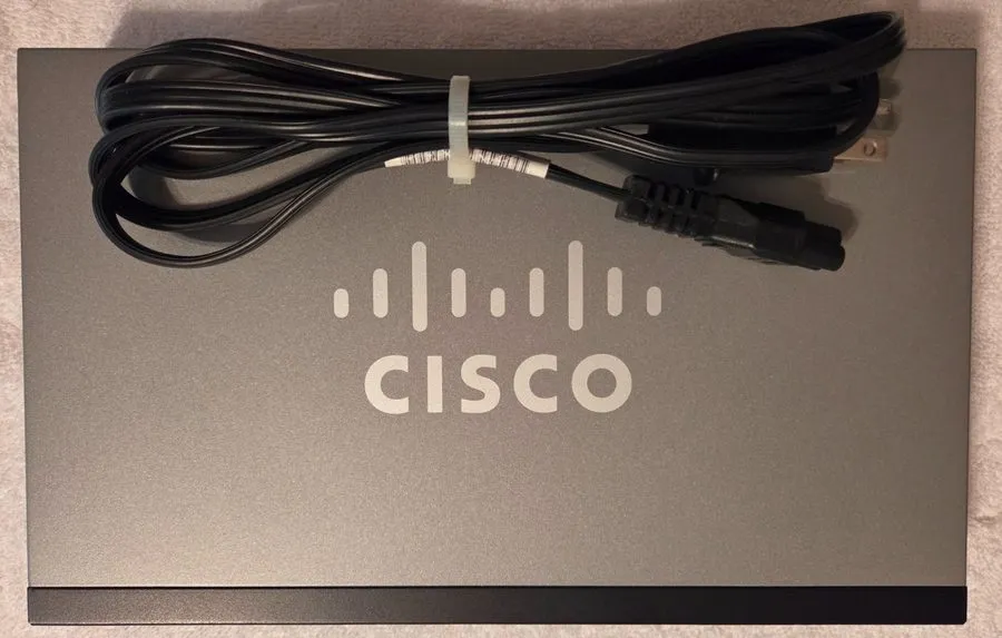 Коммутатор Cisco SG102-24 24-Port Gigabit Ethernet Unmanaged Rackmount Switch