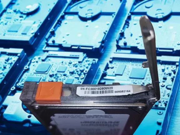 Жёсткий диск EMC 005051873 1.2TB 10K 520BPS 2.5" SAS HDD VMAX 10K 20K 40K Hard D