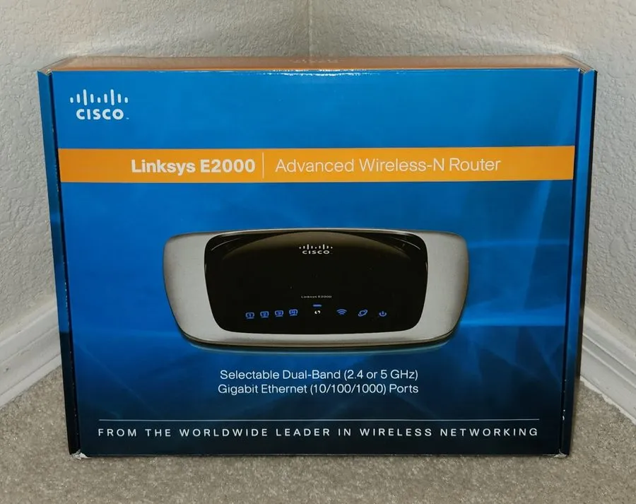 Маршрутизатор Cisco Linksys E2000 Wireless N Router 300 Mbps 4-Port Gigabit
