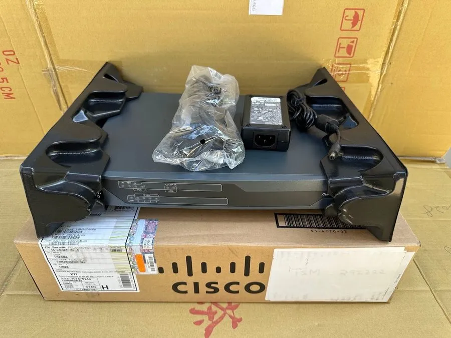 Маршрутизатор Cisco C887VAM-K9 Router 4-Port Switch