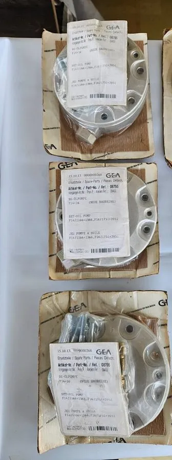Насос BOCK GEA MODEL FX14/FX16 SET OIL PUMP PART NO 08795 — фото лота 1