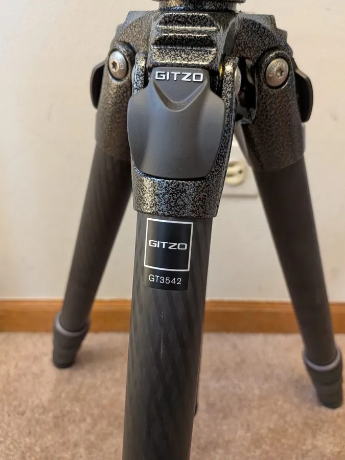 Оборудование видеонаблюдения Gitzo GT3542 carbon fiber tripod