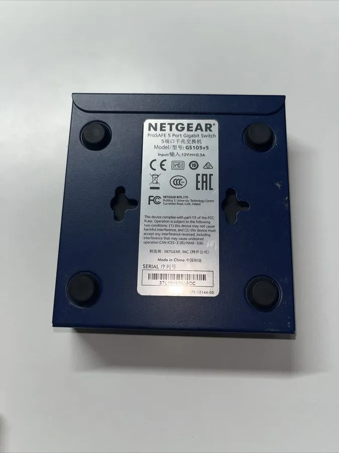 Коммутатор Netgear ProSafe FS105 V3 5-Ports External Desktop Switch Only