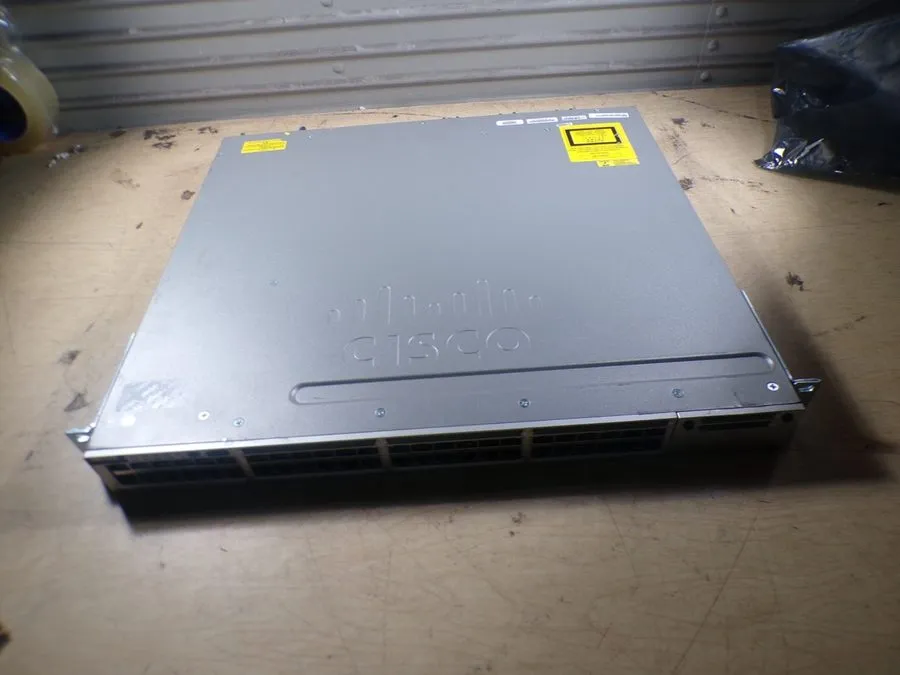 Коммутатор CISCO WS-C3850-48P SWITCH