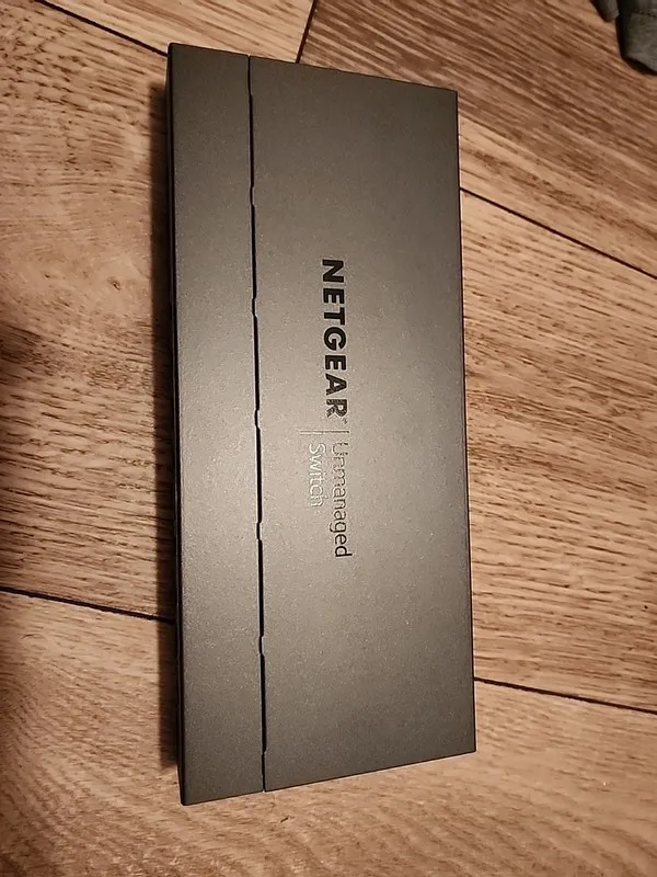 Коммутатор NETGEAR BUSINESS GS108LP 8 Port Gigabit Ethernet 60 W PoE+ Switch