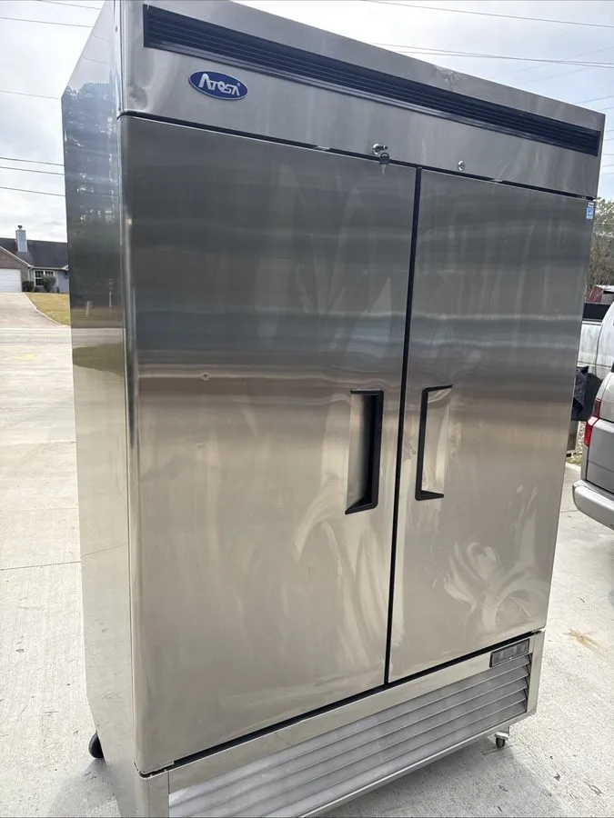 Морозильный шкаф Atosa USA MBF8503GR 54" Two Solid Door Reach-In Freezer, 45CF F — фото лота 2
