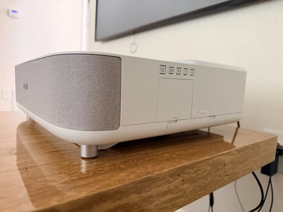 Проектор Epson EH-LS300W Home Theater Short-Throw Laser TV Projector