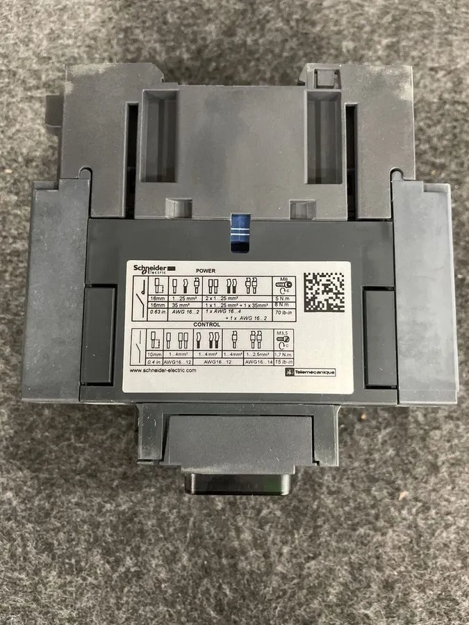 Контактор SCHNEIDER ELECTRIC LC1D50AG7 Contactor, TeSys Deca, 3P, 50A, 120V AC — фото лота 1