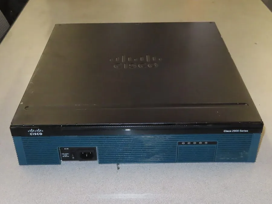 Маршрутизатор Cisco 2921/K9 3-Port Gigabit Integrated Services Router ISR
