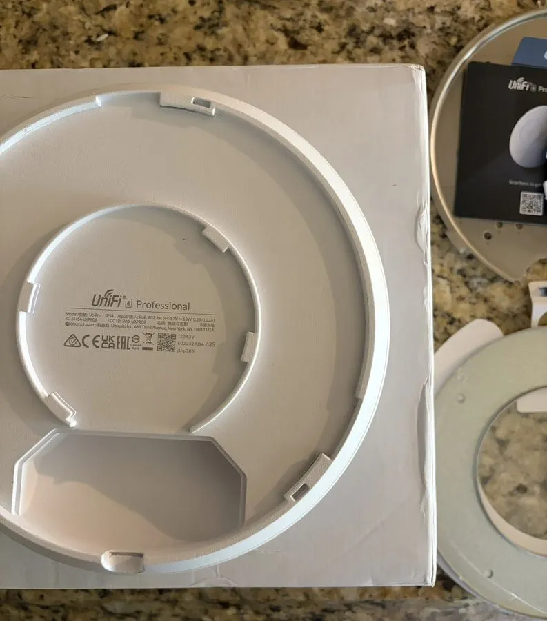 Точка доступа Wi-Fi U6-PRO-US Ubiquiti WiFi 6 Pro Dual-Band Networks Access Poin — фото лота 1