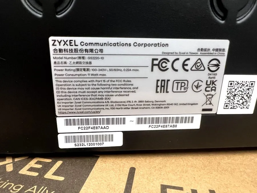 Коммутатор ZyXEL GS2220-10HP 8-Port Gigabit Ethernet Layer 2 Managed PoE+ Switch — фото лота 1