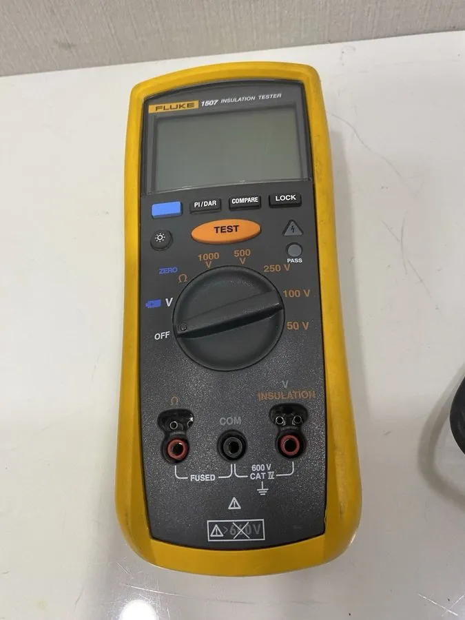 Тестер Fluke 1507 Insulation Resistance Tester Megohmmeter