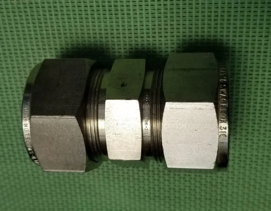 Фитинг Bi-Lok Swagelok Parker SS-1610-6 Tube Fitting Union 1" Tube OD