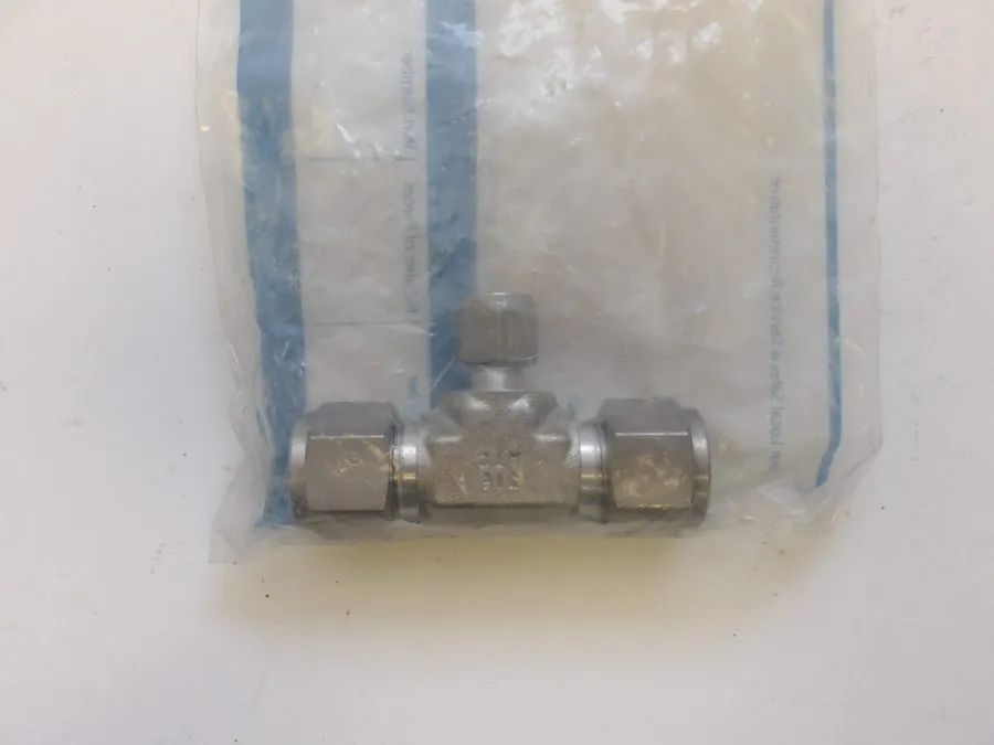 Фитинг Swagelok SS-810-3-8-4 Stainless Steel Swagelok Tube Fitting FNSP