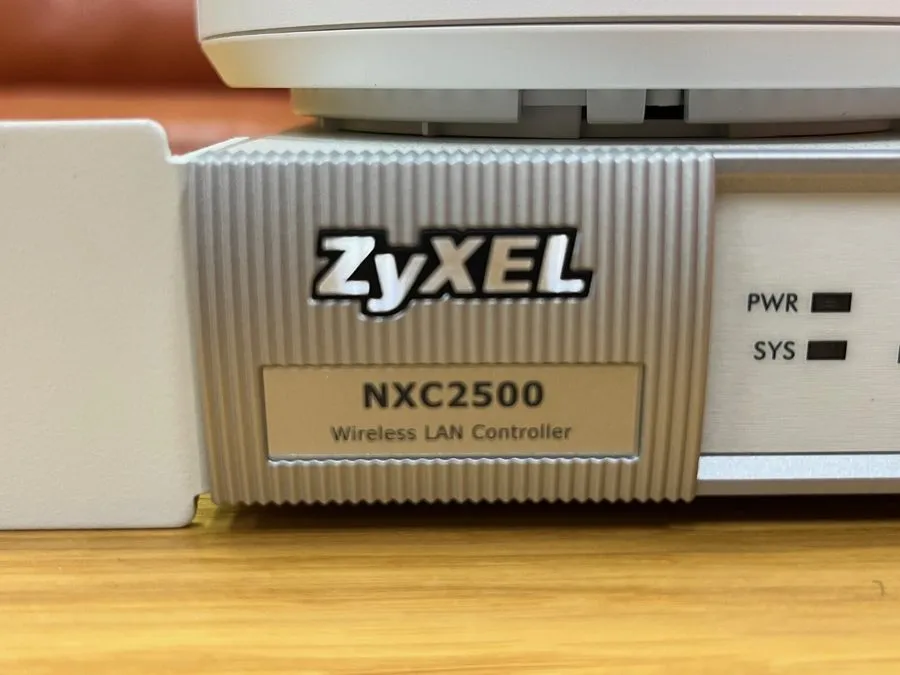 Точка доступа Wi-Fi ZyXEL NXC2500 Wireless Lan Controller & 3 AP's
