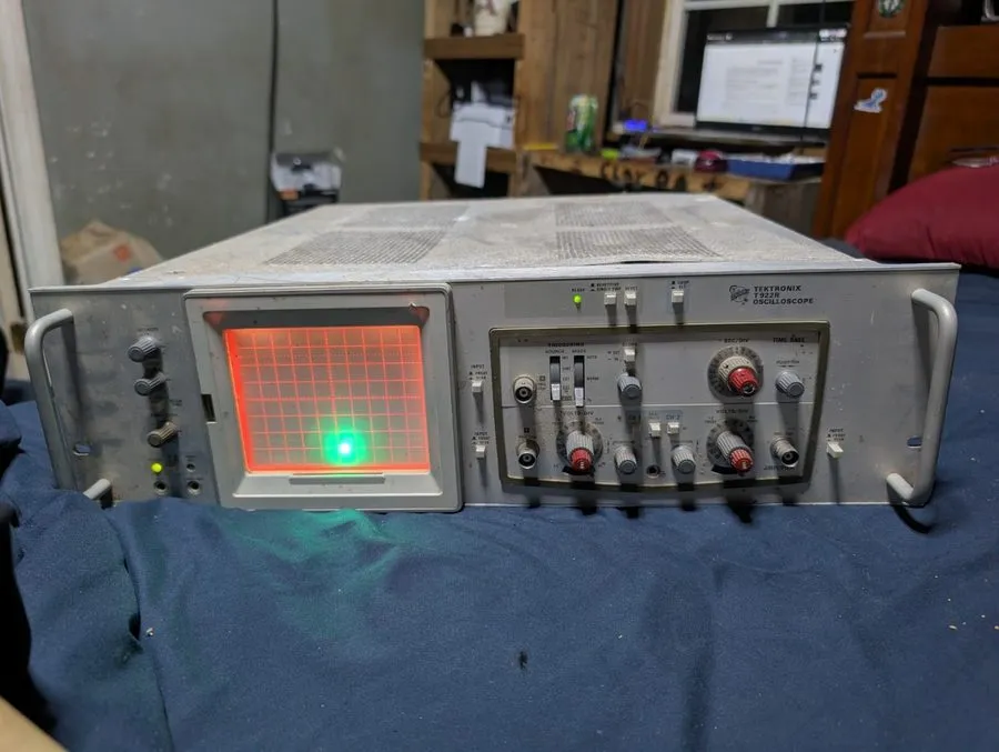 Осциллограф Tektronix T922r Analog Oscilloscope