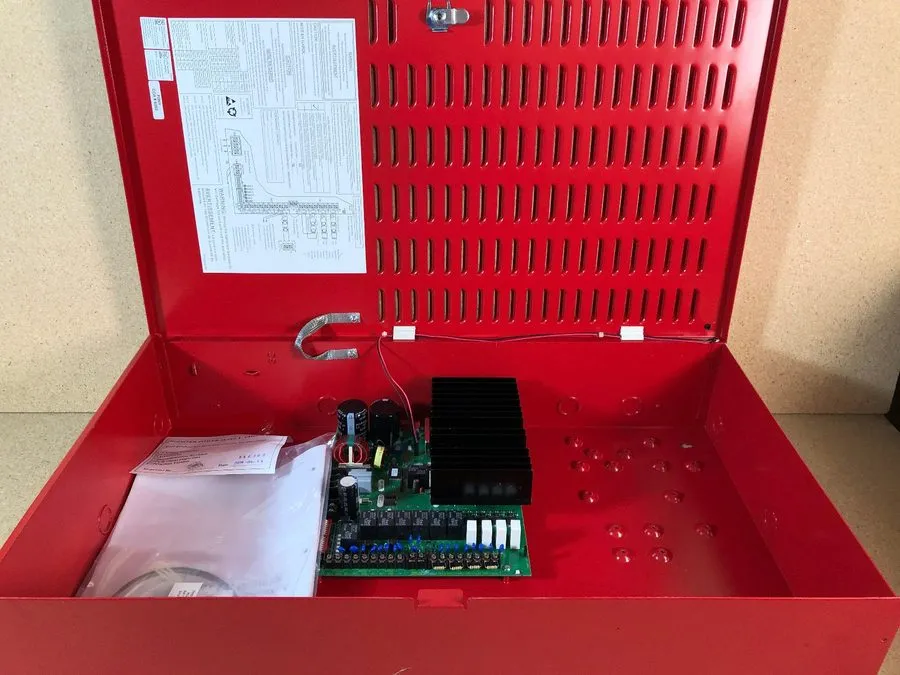 Блок питания Edwards EST APS10A 10 Amp Auxiliary Fire Alarm Power Supply