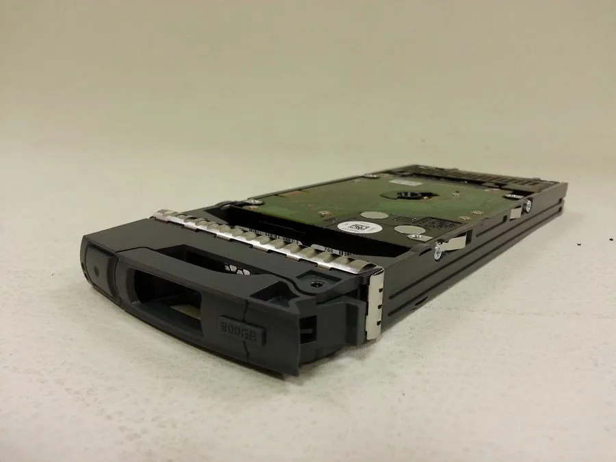 Жёсткий диск NETAPP X423A-R5 900GB 10K SAS 6GB 2.5in HDD 00V7528 108-00222+E0 SP