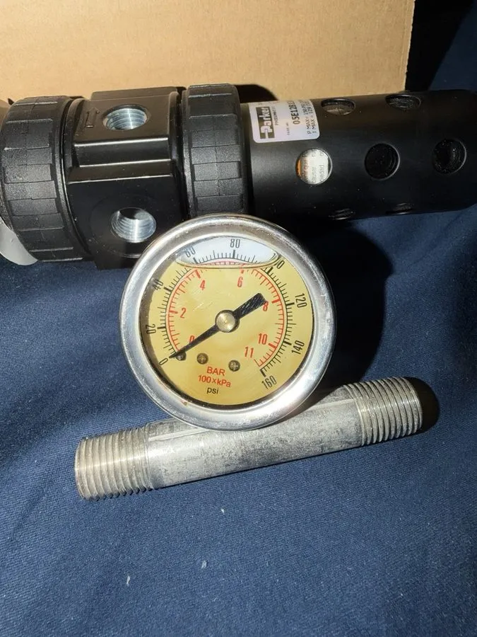Блок подготовки воздуха Parker 05E12B13AB One Piece Filter Regulator 1/4" NPT 15 — фото лота 3