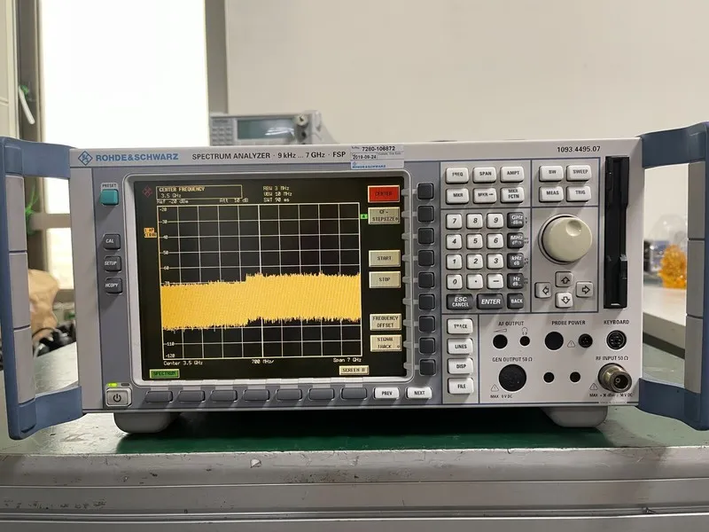Анализатор спектра Rohde and Schwarz FSP7 Spectrum Analyzer 9 kHz to 7 GHz/ic — фото лота 1